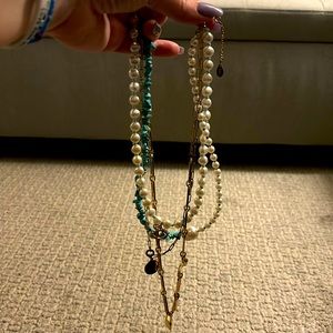 Express layered necklace. Good turquoise pearl.